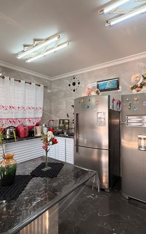 Casa à venda com 323m², 4 quartos e 3 vagas Casa à venda com 323m², 4 quartos e 3 vagasCozinha