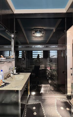 Casa à venda com 323m², 4 quartos e 3 vagas Casa à venda com 323m², 4 quartos e 3 vagasBanheiro da Suíte