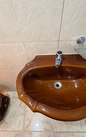 Casa à venda com 323m², 4 quartos e 3 vagas Casa à venda com 323m², 4 quartos e 3 vagasBanheiro casa 2