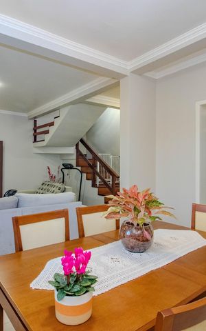 Casa à venda com 201m², 4 quartos e 2 vagasSala