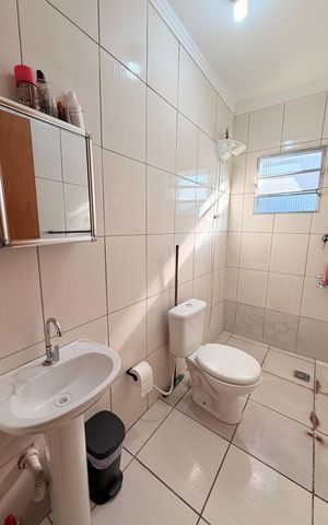 Casa à venda com 123m², 2 quartos e 2 vagasBanheiro Social