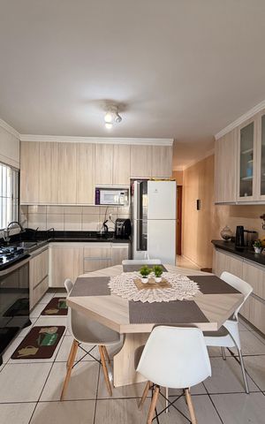 Casa à venda com 123m², 2 quartos e 2 vagasCozinha