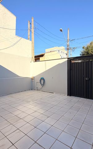 Casa à venda com 123m², 2 quartos e 2 vagasGaragem