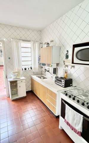 Casa à venda com 180m², 2 quartos e 2 vagas Casa à venda com 180m², 2 quartos e 2 vagasCozinha