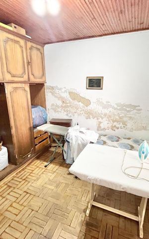 Casa à venda com 180m², 2 quartos e 2 vagas Casa à venda com 180m², 2 quartos e 2 vagasQuarto de Serviço