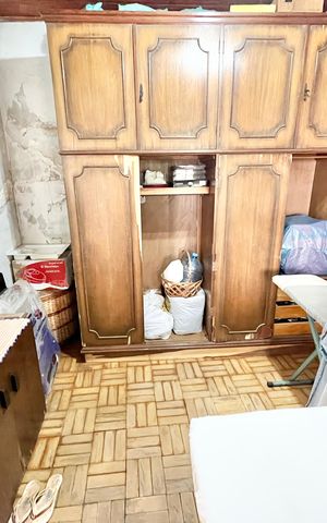 Casa à venda com 180m², 2 quartos e 2 vagas Casa à venda com 180m², 2 quartos e 2 vagasQuarto de Serviço