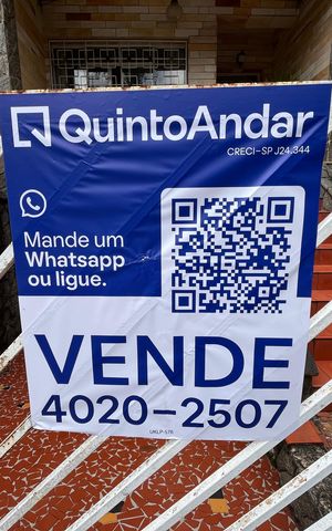 Casa à venda com 180m², 2 quartos e 2 vagas Casa à venda com 180m², 2 quartos e 2 vagasFachada/Placa