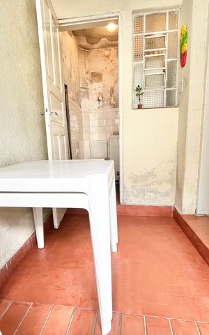 Casa à venda com 180m², 2 quartos e 2 vagas Casa à venda com 180m², 2 quartos e 2 vagasQuintal
