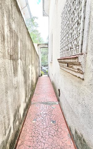 Casa à venda com 180m², 2 quartos e 2 vagas Casa à venda com 180m², 2 quartos e 2 vagasÁrea externa