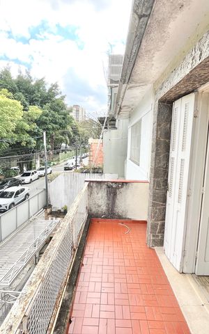 Casa à venda com 180m², 2 quartos e 2 vagas Casa à venda com 180m², 2 quartos e 2 vagasVaranda Quarto 1
