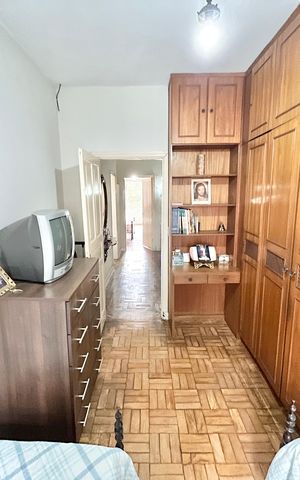 Casa à venda com 180m², 2 quartos e 2 vagas Casa à venda com 180m², 2 quartos e 2 vagasQuarto 2