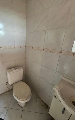 Casa para alugar com 100m², 3 quartos e 2 vagas Casa para alugar com 100m², 3 quartos e 2 vagasBanheiro social