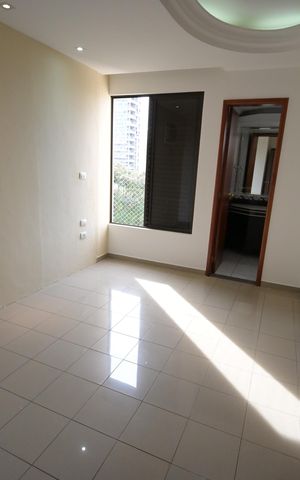 Apartamento para alugar com 171m², 6 quartos e 2 vagas