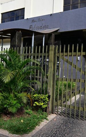 Apartamento para alugar com 171m², 6 quartos e 2 vagas