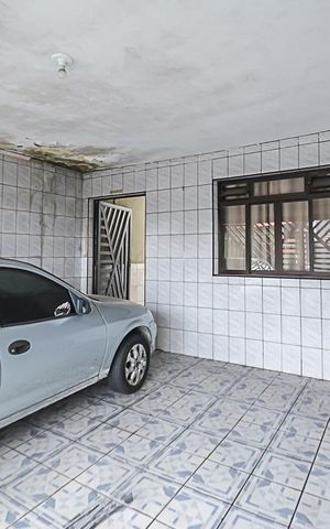 Casa à venda com 246m², 4 quartos e 2 vagas Casa à venda com 246m², 4 quartos e 2 vagasGaragem