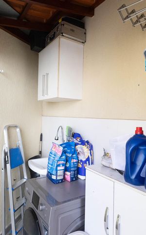 Casa de condomínio à venda com 150m², 3 quartos e 3 vagasÁrea de Serviço