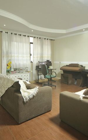 Casa à venda com 600m², 3 quartos e 6 vagasSala