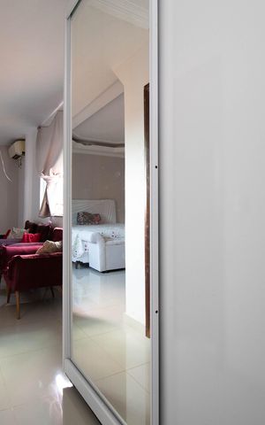 Casa para alugar com 964m², 5 quartos e 4 vagas Casa para alugar com 964m², 5 quartos e 4 vagasCloset da Suíte 2