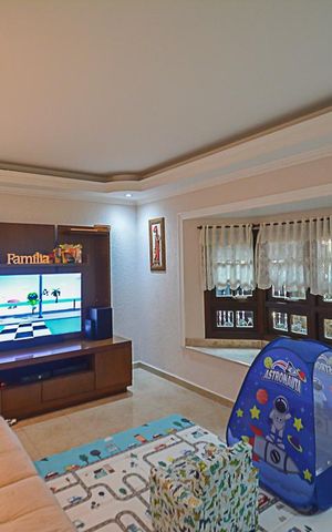 Casa à venda com 184m², 3 quartos e 3 vagas Casa à venda com 184m², 3 quartos e 3 vagasSala