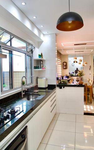 Apartamento à venda com 90m², 3 quartos e 2 vagas Apartamento à venda com 90m², 3 quartos e 2 vagasCozinha e Área de Serviço