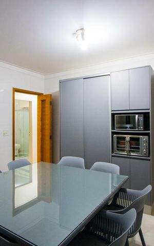 Casa à venda com 200m², 3 quartos e 3 vagas Casa à venda com 200m², 3 quartos e 3 vagasCozinha