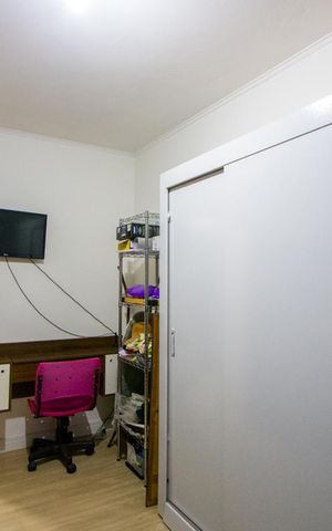 Casa à venda com 200m², 3 quartos e 3 vagas Casa à venda com 200m², 3 quartos e 3 vagasQuarto 2