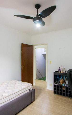 Casa à venda com 200m², 3 quartos e 3 vagas Casa à venda com 200m², 3 quartos e 3 vagasQuarto 3