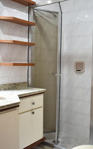 Apartamento à venda com 67m², 2 quartos e 1 vagaBanheiro Social