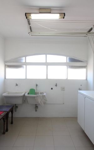 Apartamento para alugar com 210m², 4 quartos e 4 vagasÁrea de Serviço
