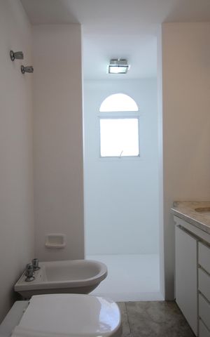 Apartamento para alugar com 210m², 4 quartos e 4 vagasBanheiro da Suíte 1