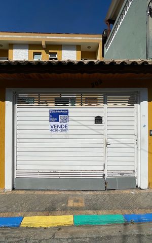 Casa à venda com 150m², 3 quartos e 4 vagas Casa à venda com 150m², 3 quartos e 4 vagasFachada + Placa
