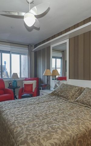 Casa de condomínio à venda com 218m², 3 quartos e 2 vagas Casa de condomínio à venda com 218m², 3 quartos e 2 vagasQuarto Suíte