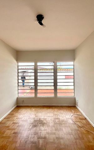 Casa à venda com 130m², 3 quartos e 4 vagas Casa à venda com 130m², 3 quartos e 4 vagasSala