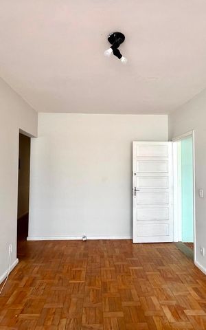 Casa à venda com 130m², 3 quartos e 4 vagas Casa à venda com 130m², 3 quartos e 4 vagasSala