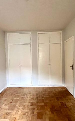 Casa à venda com 130m², 3 quartos e 4 vagas Casa à venda com 130m², 3 quartos e 4 vagasQuarto 2