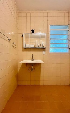 Casa à venda com 130m², 3 quartos e 4 vagas Casa à venda com 130m², 3 quartos e 4 vagasBanheiro social
