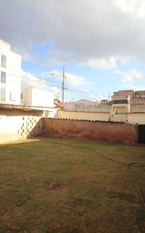 Casa à venda com 374m², 2 quartos e 1 vagaQuintal