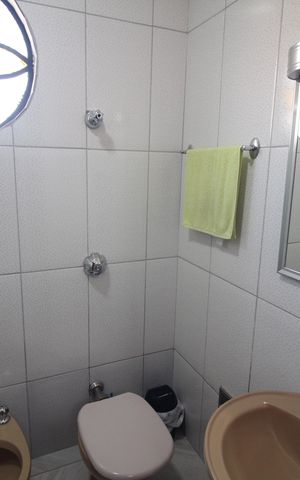 Casa à venda com 374m², 2 quartos e 1 vagaBanheiro
