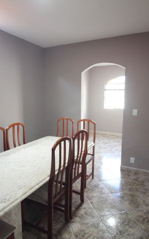 Casa à venda com 374m², 2 quartos e 1 vagaSala