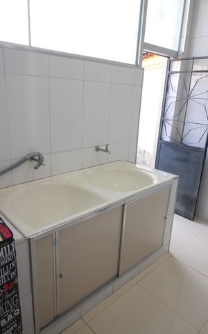Casa à venda com 374m², 2 quartos e 1 vagaÁrea de Serviço