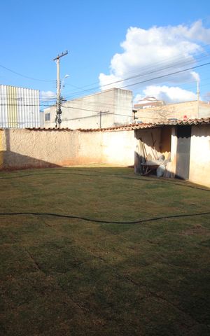 Casa à venda com 374m², 2 quartos e 1 vagaQuintal