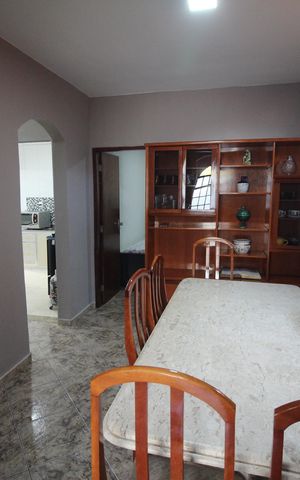 Casa à venda com 374m², 2 quartos e 1 vagaSala