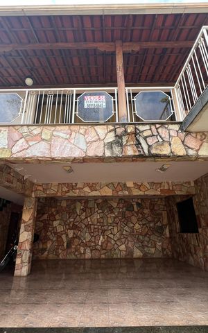 Casa para alugar com 514m², 7 quartos e 4 vagas Casa para alugar com 514m², 7 quartos e 4 vagasFachada