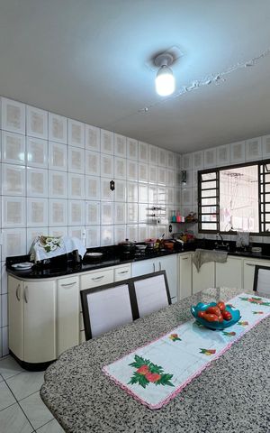 Casa para alugar com 514m², 7 quartos e 4 vagas Casa para alugar com 514m², 7 quartos e 4 vagasCozinha 2