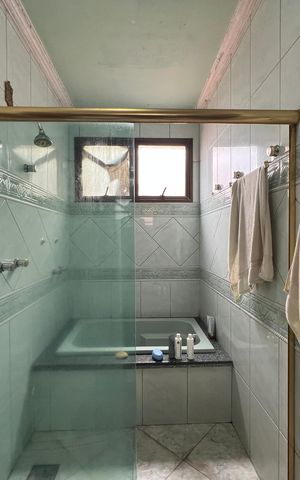 Casa à venda com 514m², 7 quartos e 4 vagas Casa à venda com 514m², 7 quartos e 4 vagasBanheiro da Suíte 2