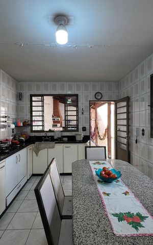Casa para alugar com 514m², 7 quartos e 4 vagas Casa para alugar com 514m², 7 quartos e 4 vagasCozinha 2