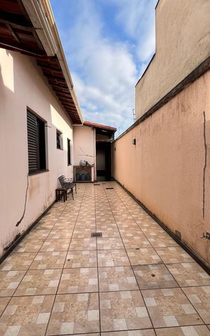 Casa para alugar com 514m², 7 quartos e 4 vagas Casa para alugar com 514m², 7 quartos e 4 vagasCorredor