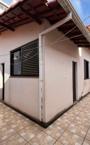 Casa para alugar com 514m², 7 quartos e 4 vagas Casa para alugar com 514m², 7 quartos e 4 vagasQuintal