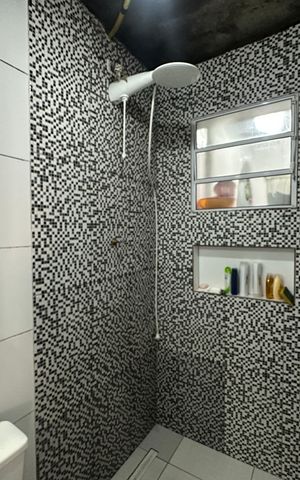 Casa à venda com 280m², 2 quartos e 2 vagasBanheiro