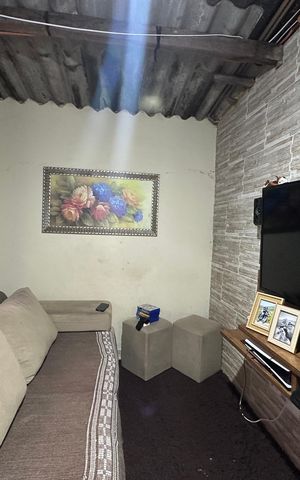 Casa à venda com 280m², 2 quartos e 2 vagasSala